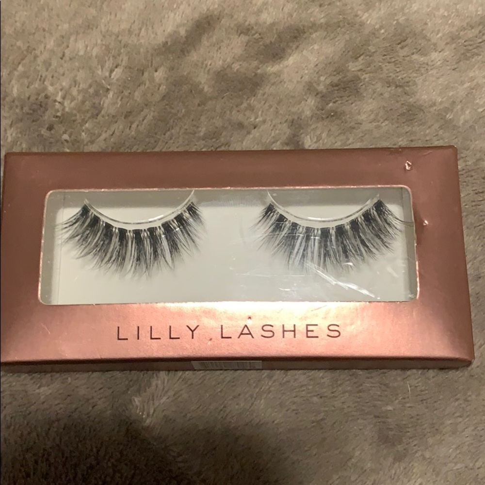 Lilly lashes BNIB faux mink GAIA